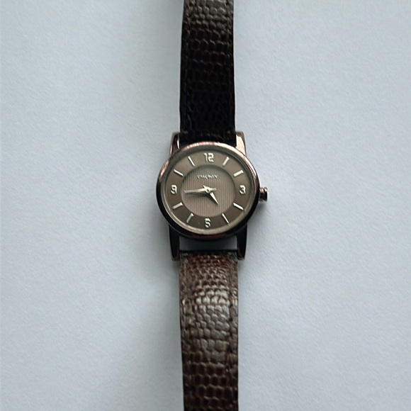 DNKY women’s‎ brown/silver leather watch adjustable size - Picture 1 of 10